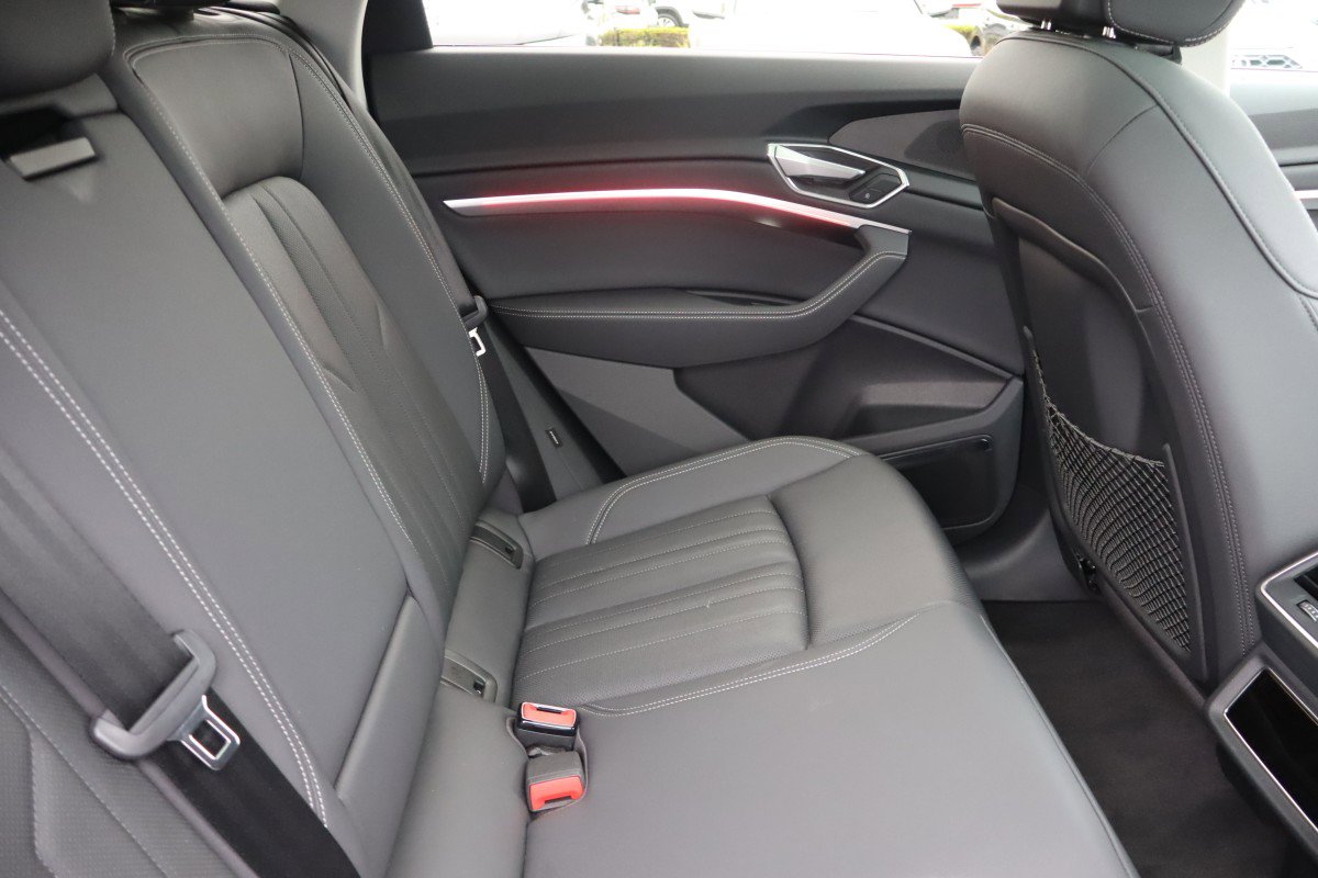 Used 2020 Audi e-tron Premium Plus image 14
