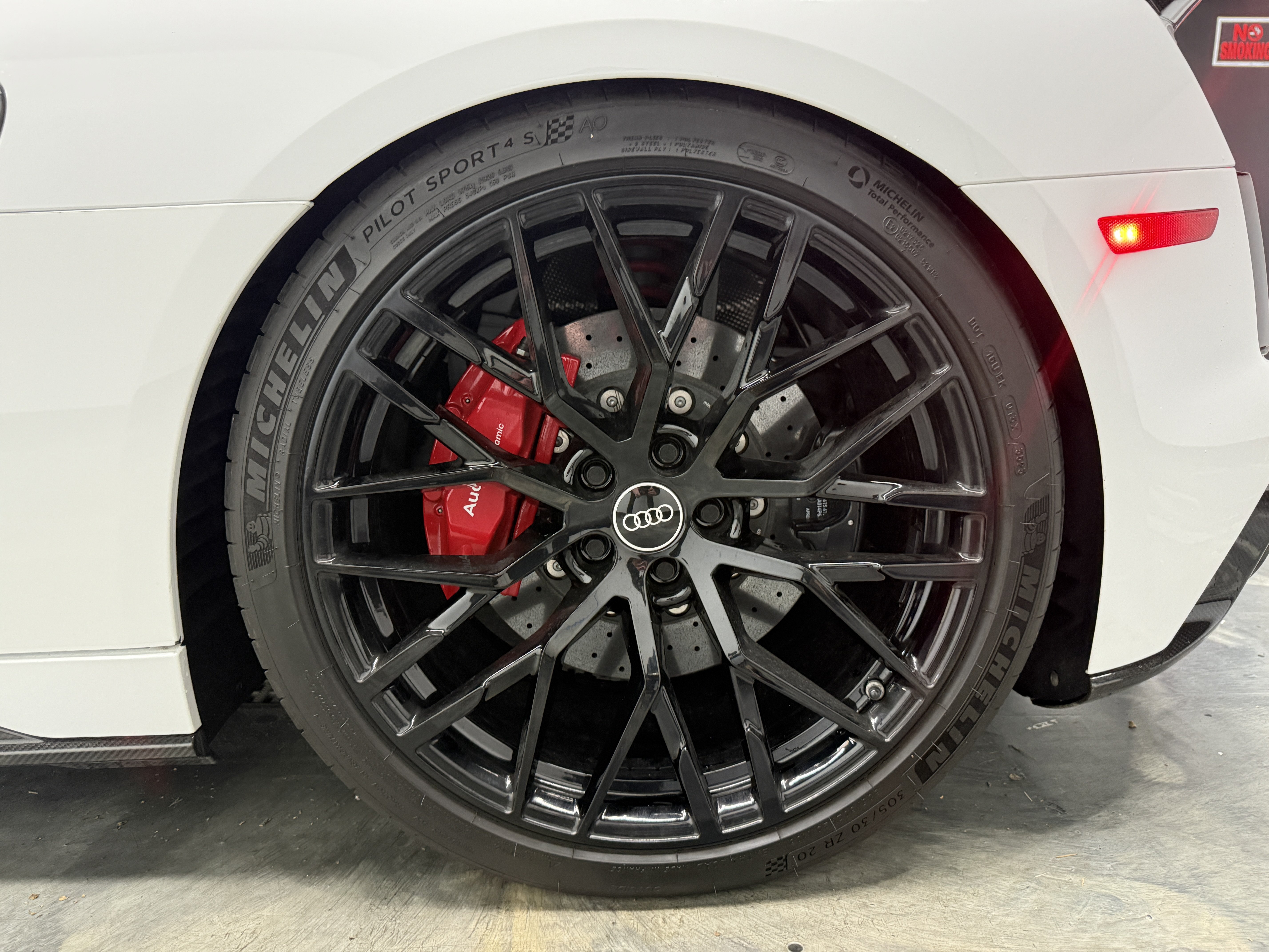 Used 2023 Audi R8 V10 performance AWD/4WD image 31
