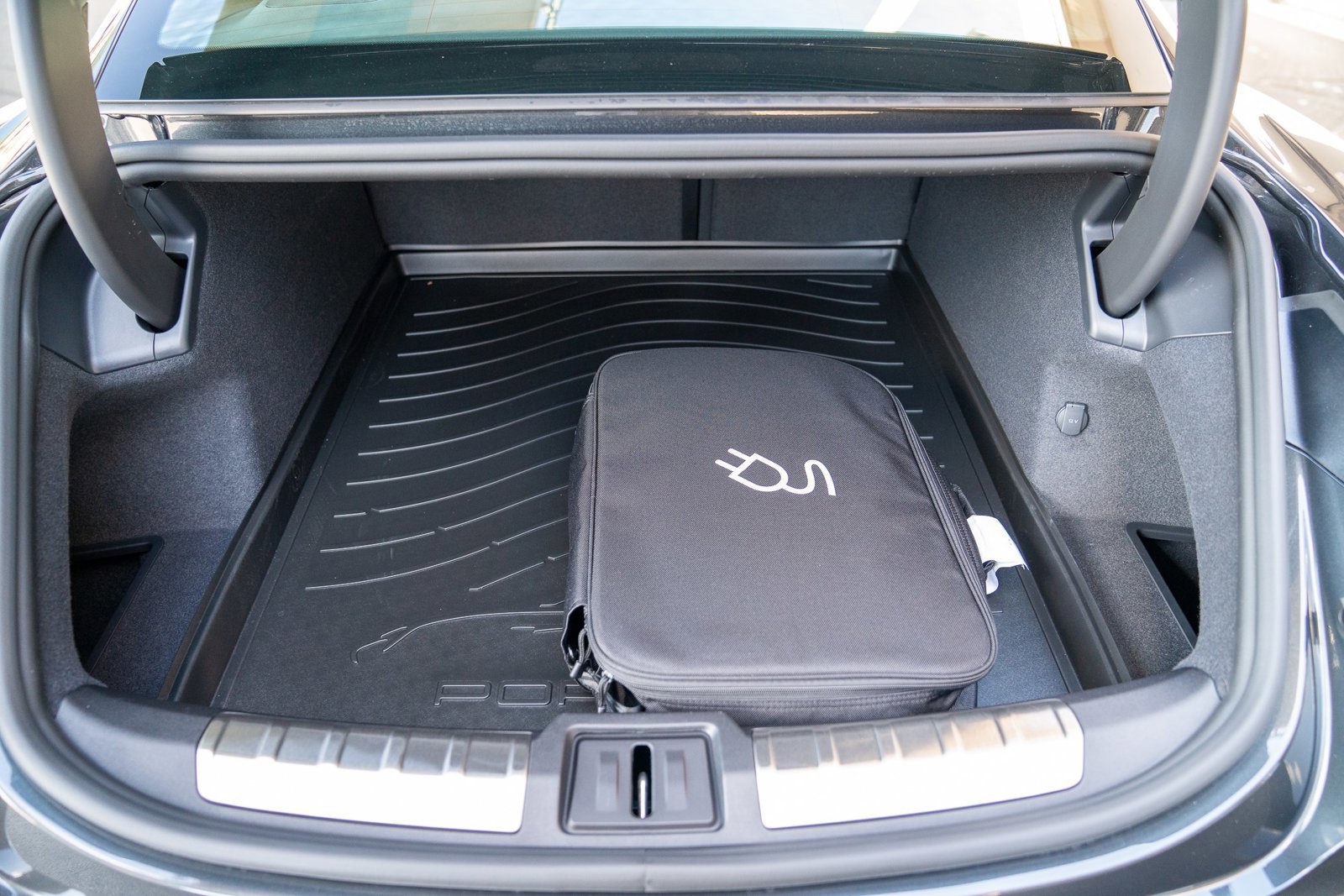 Used 2025 Porsche Taycan image 23