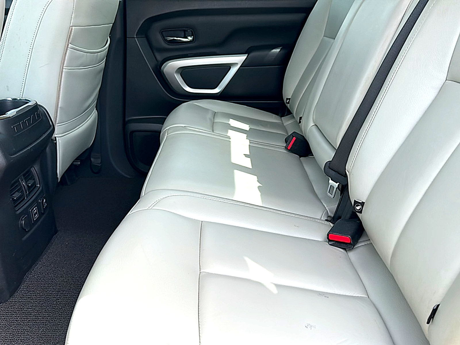 Used 2021 Nissan Titan SV w/ SV Convenience Package AWD/4WD image 18