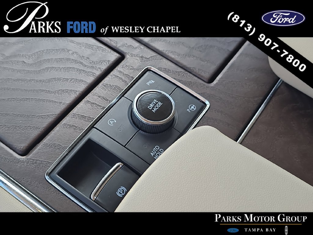 Used 2021 Lincoln Navigator Reserve w/ Luxury Package RWD image 26