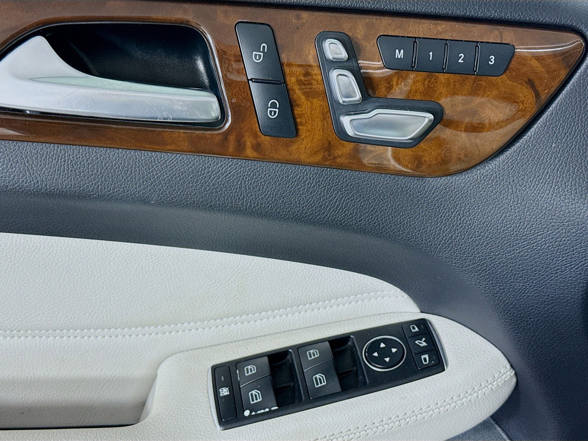 Used 2019 Mercedes-Benz GLS 450 4MATIC image 24