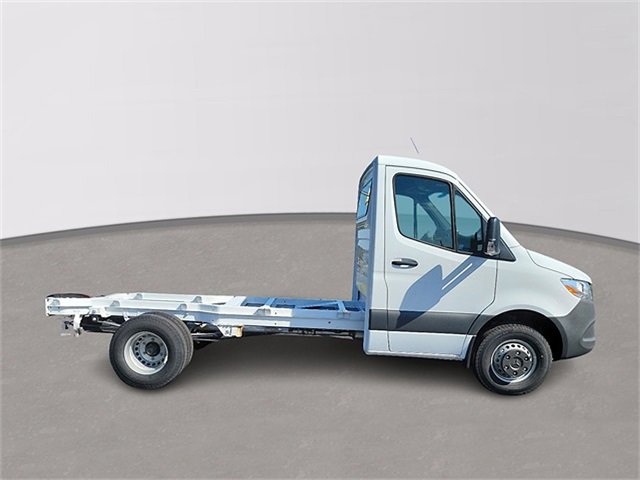 Used 2023 Mercedes-Benz Sprinter 4500 image 7