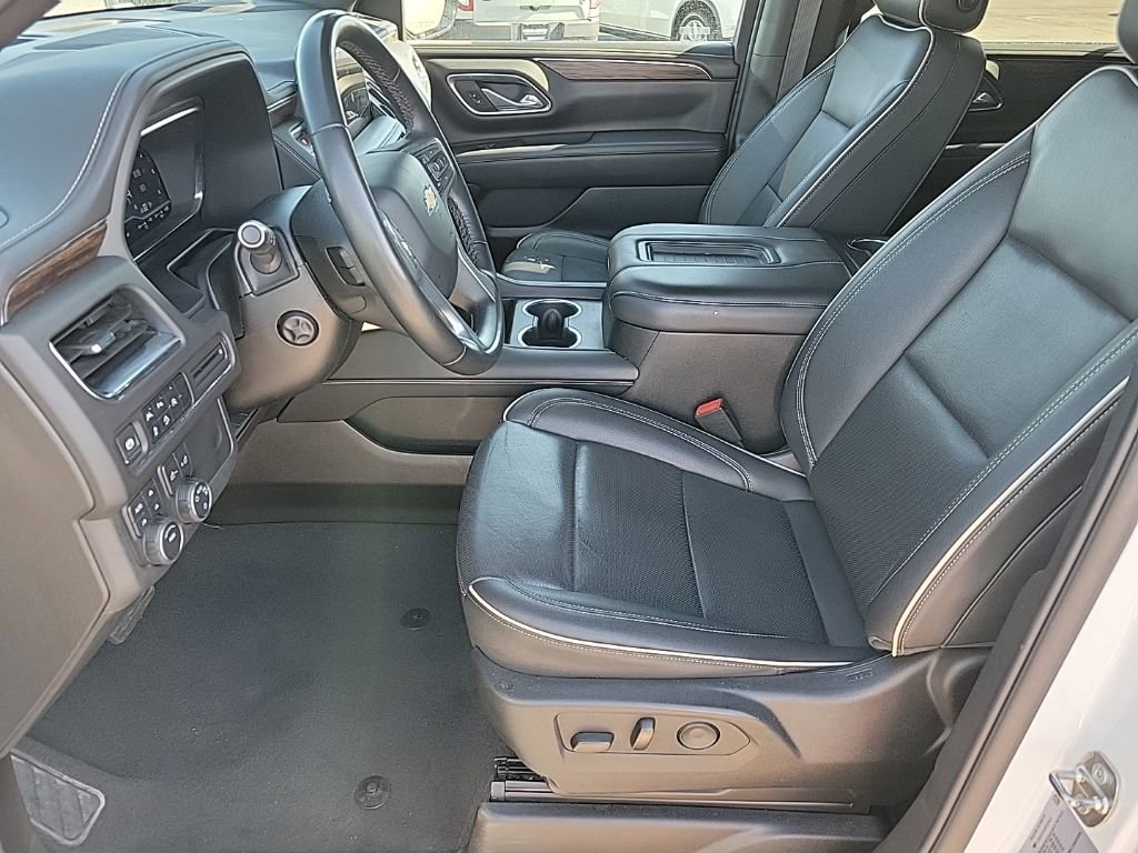 Used 2024 Chevrolet Suburban Premier AWD/4WD image 10
