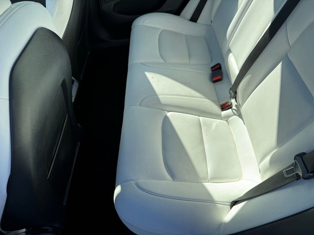 Used 2022 Tesla Model 3 Long Range image 12