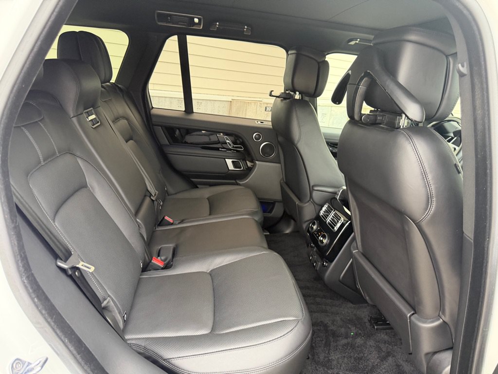 Used 2020 Land Rover Range Rover HSE AWD/4WD image 32