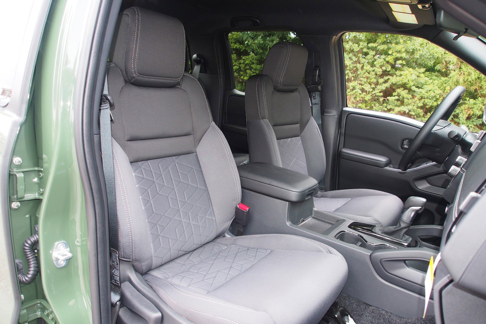 Used 2026 Nissan Frontier SV image 11
