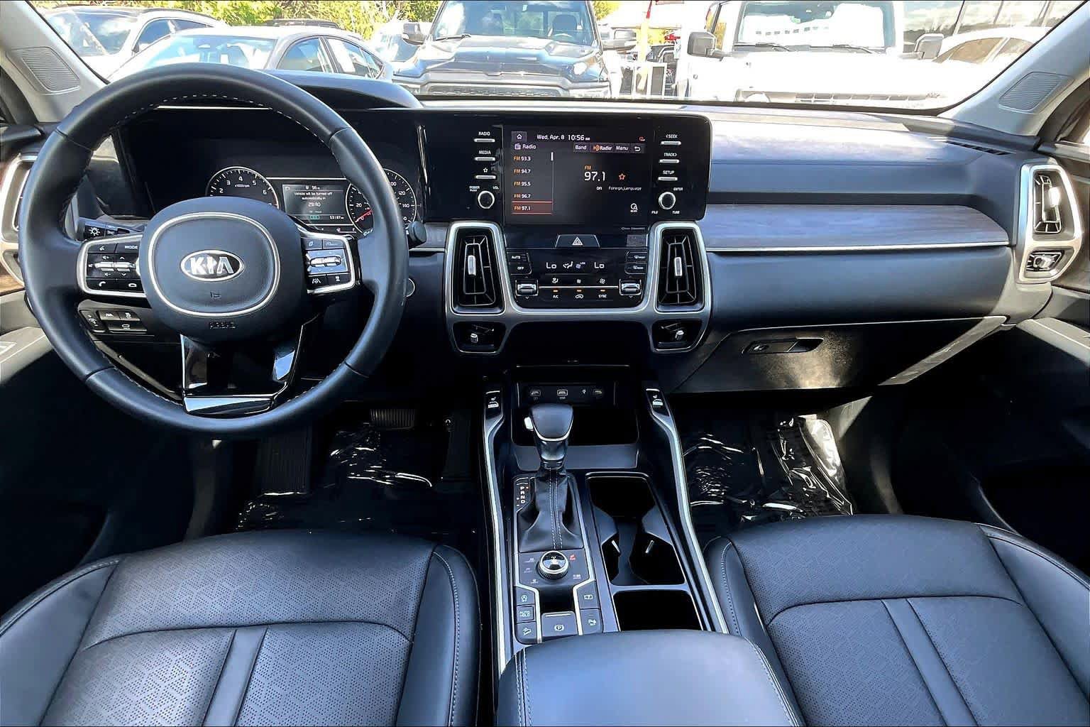 Used 2021 Kia Sorento EX w/ Panoramic Sunroof Package image 16