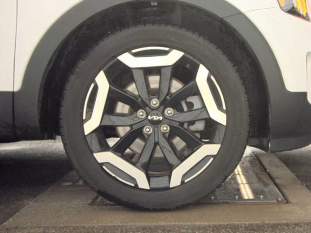 Used 2025 Kia Telluride S image 20