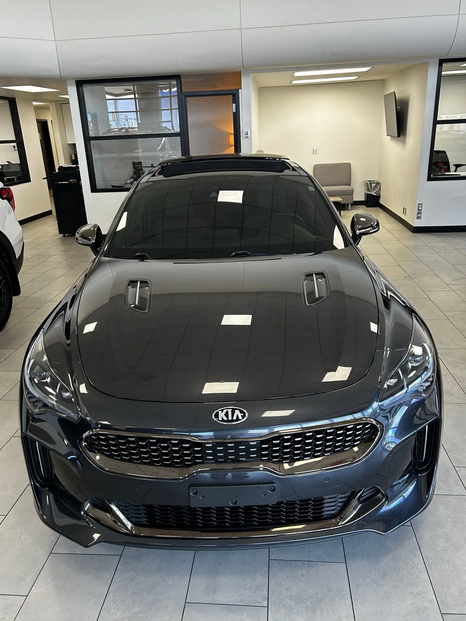 Used 2021 Kia Stinger GT1 AWD/4WD image 2