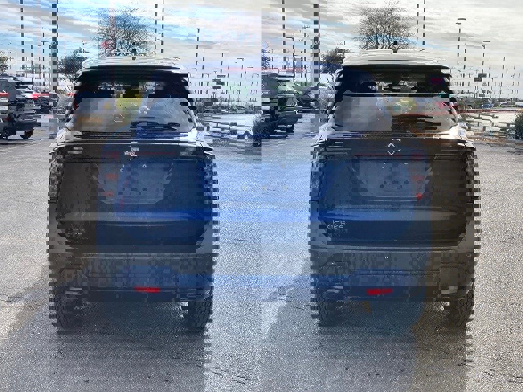 Used 2025 Nissan Kicks SV image 5