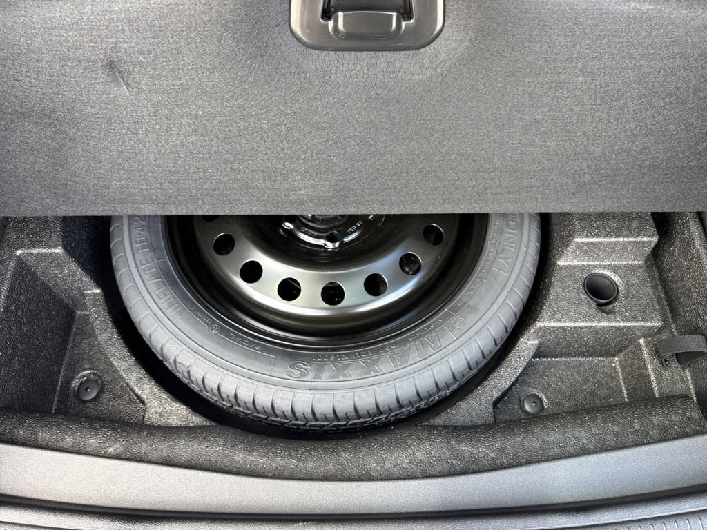Used 2023 Buick Envision Avenir AWD/4WD image 28