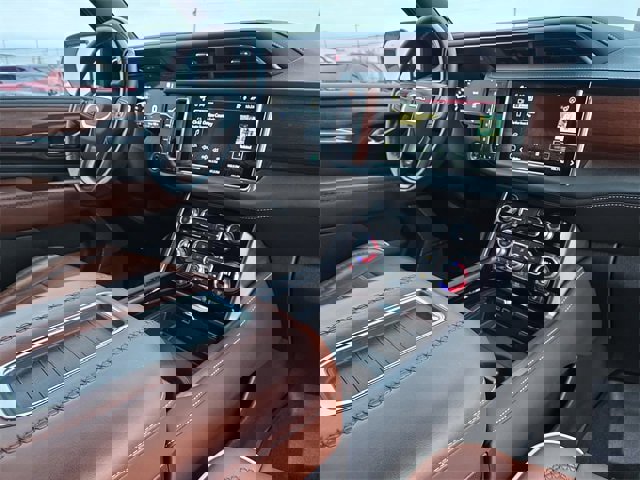 Used 2023 GMC Yukon Denali Ultimate image 18