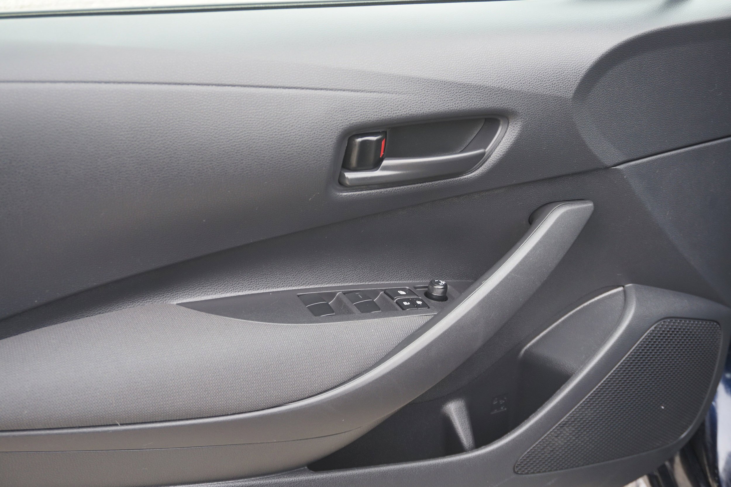 Used 2024 Toyota Corolla LE FWD image 11