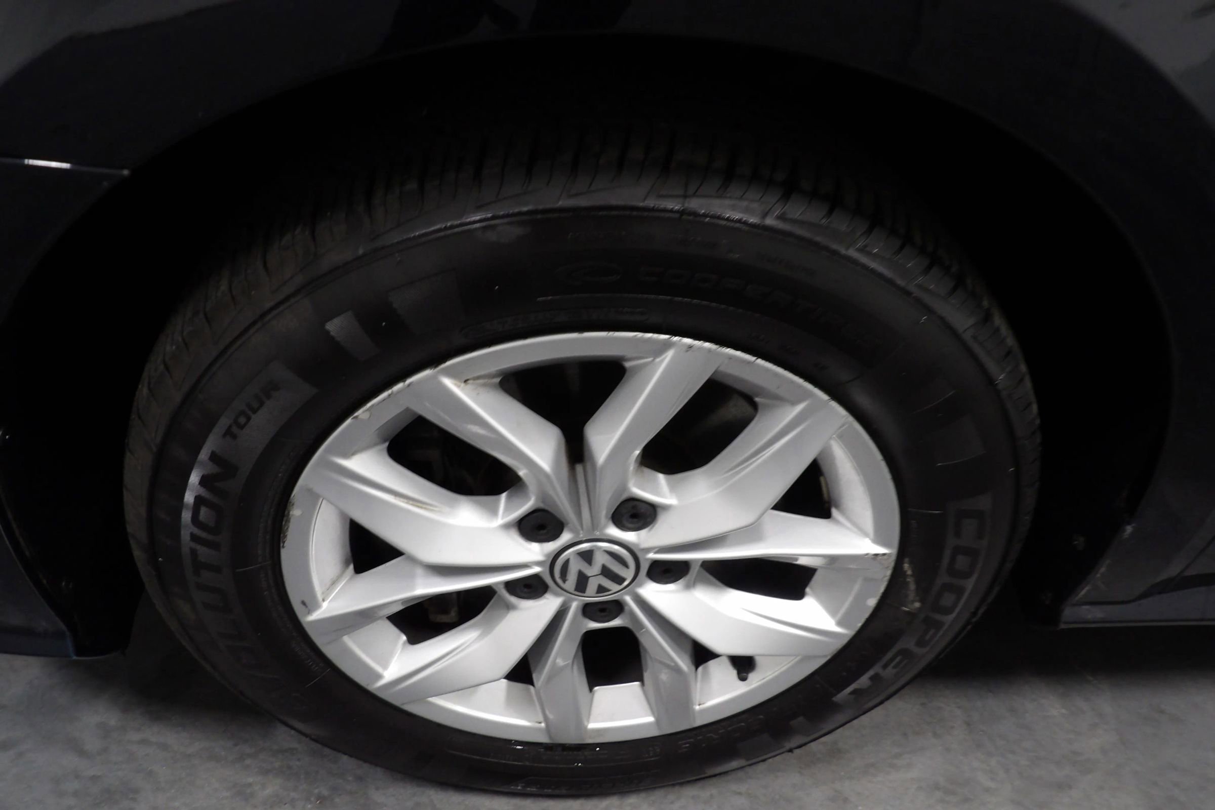 Used 2018 Volkswagen Passat 2.0T S image 19