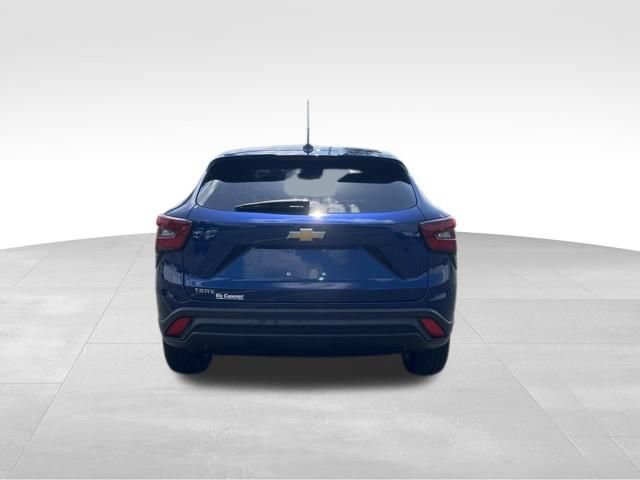 Certified 2024 Chevrolet Trax LS w/ LS Convenience Package FWD image 4