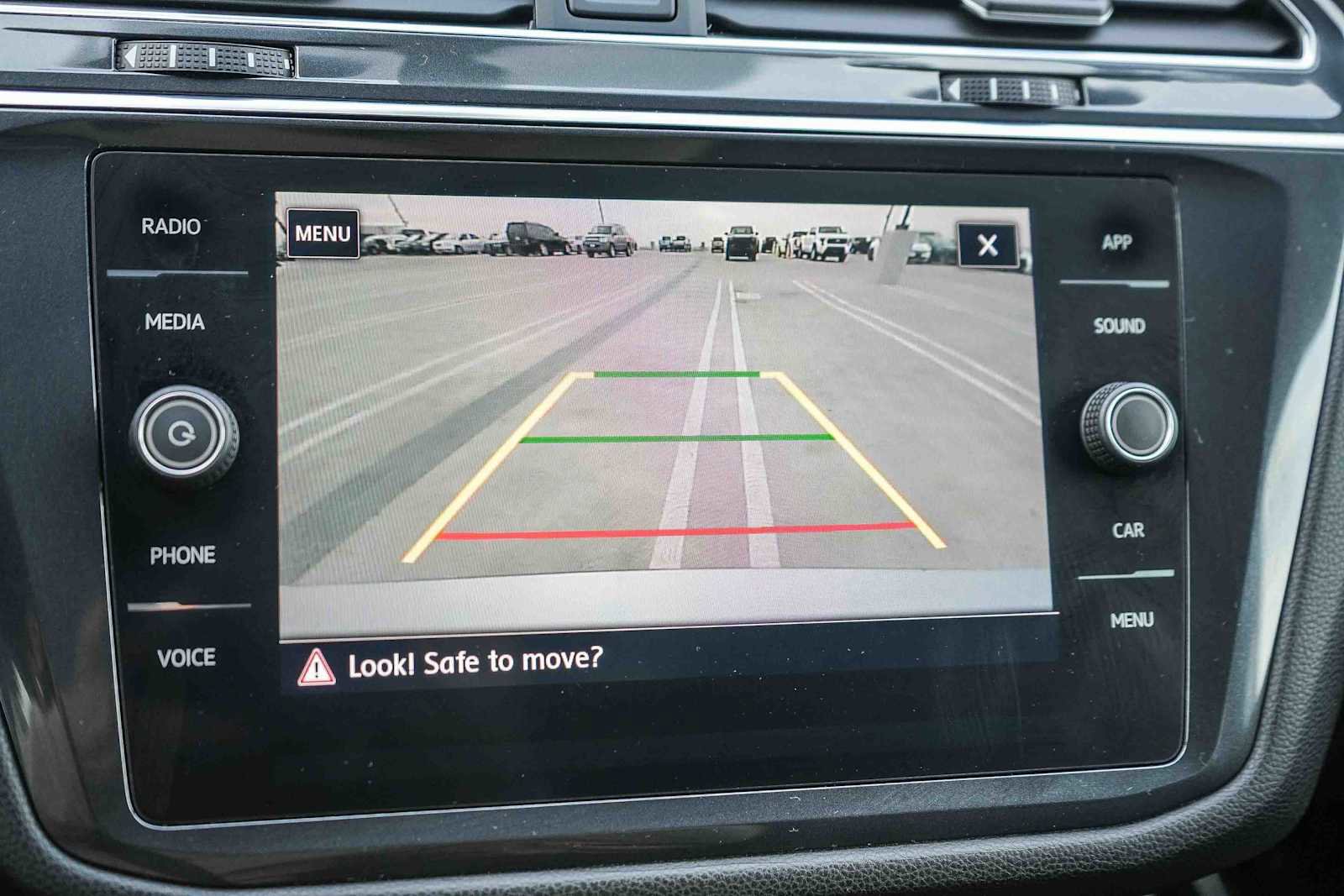 Used 2020 Volkswagen Tiguan SE R-Line image 20