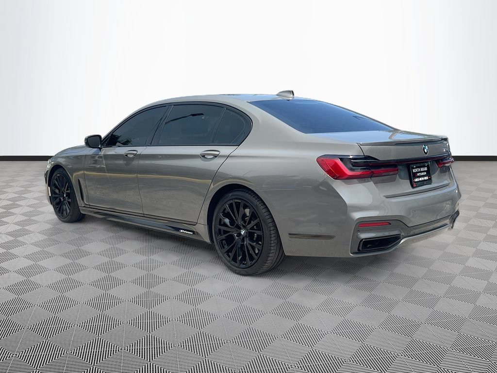 Used 2020 BMW 740i w/ M Sport Package RWD image 5