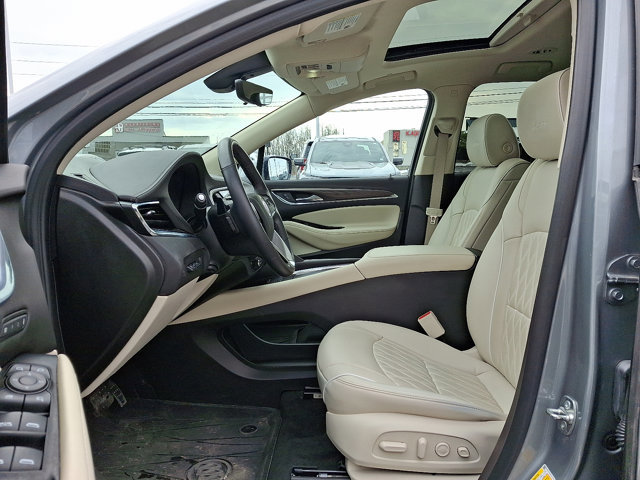 Used 2024 Buick Enclave Avenir w/ Avenir Technology Package image 15