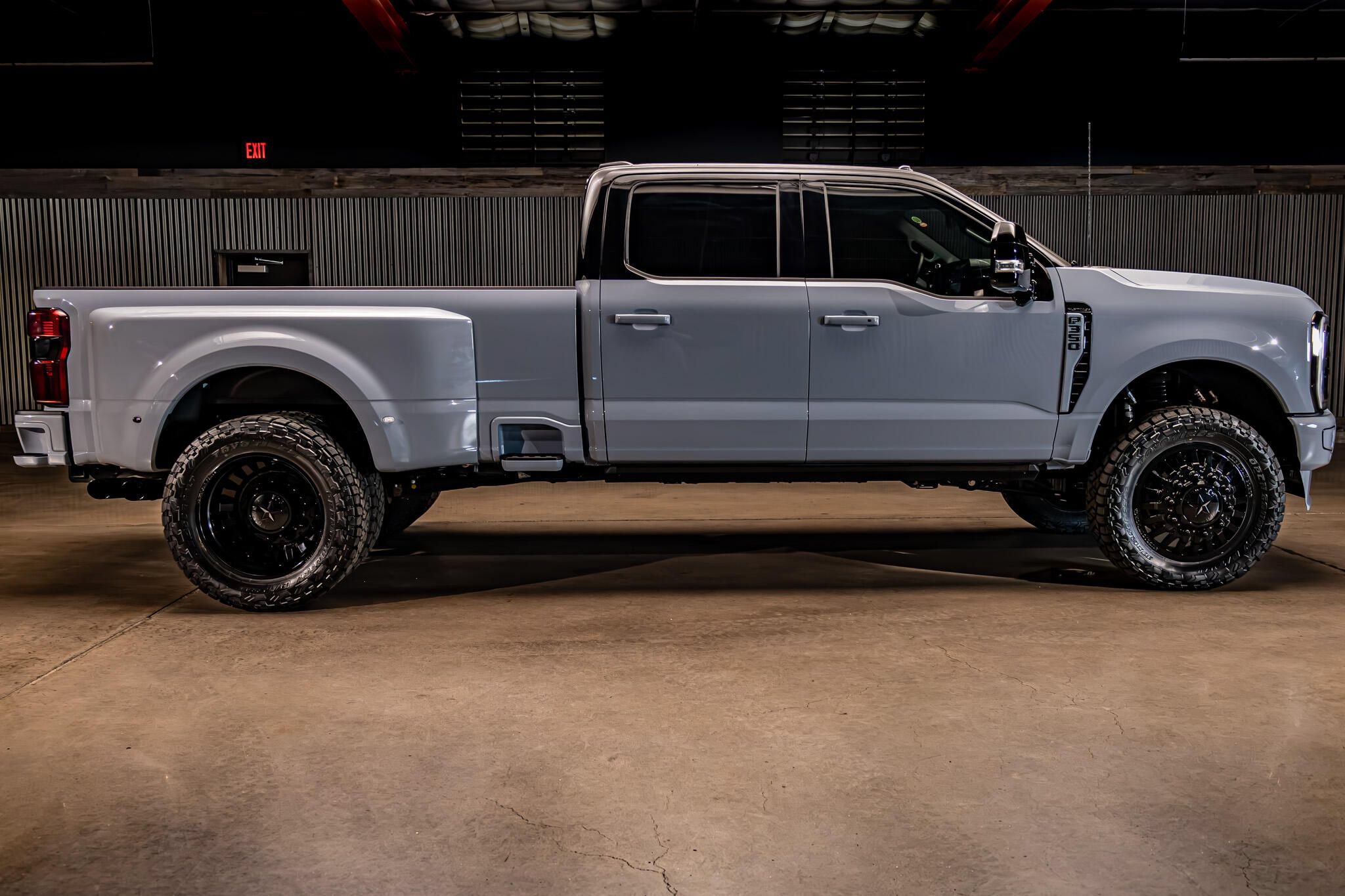 Used 2026 Ford F350 Platinum w/ FX4 Off-Road Package AWD/4WD image 11