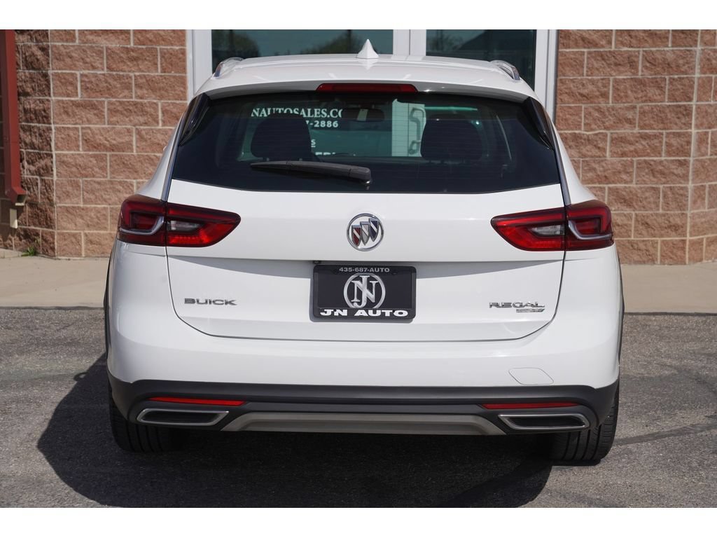 Used 2018 Buick Regal Preferred AWD/4WD image 4