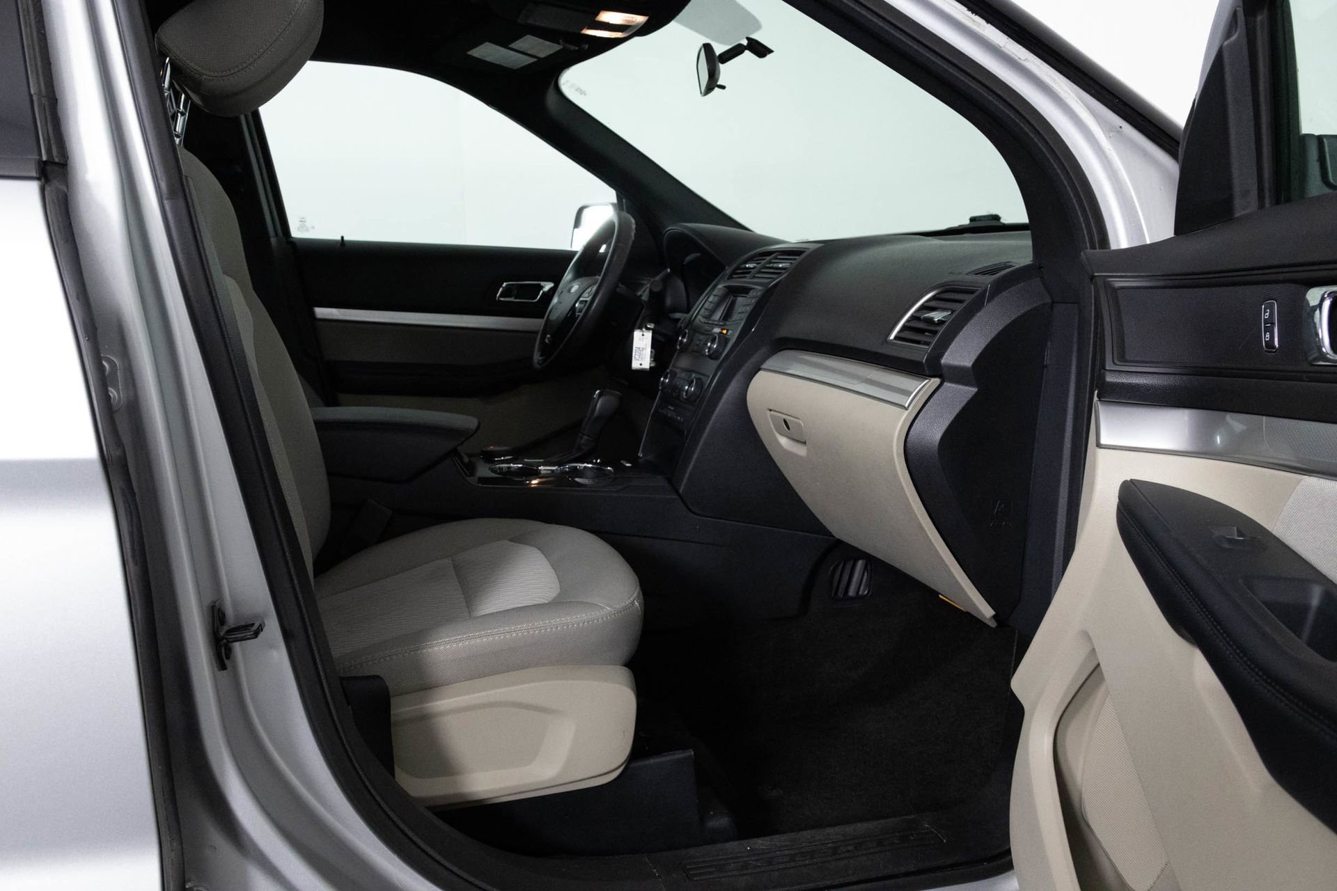 Used 2018 Ford Explorer Base image 40