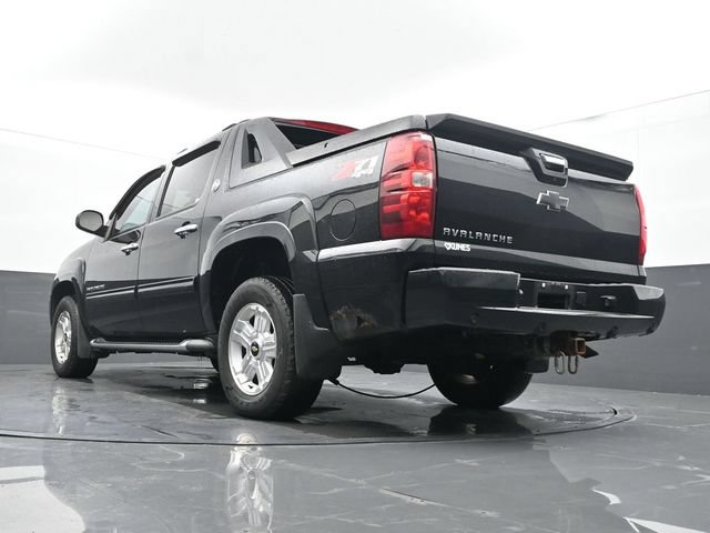 Used 2013 Chevrolet Avalanche LT w/ Suspension Package, Off-Road AWD/4WD image 48