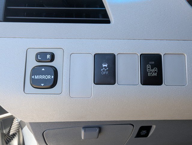 Used 2014 Toyota Sienna SE FWD image 18