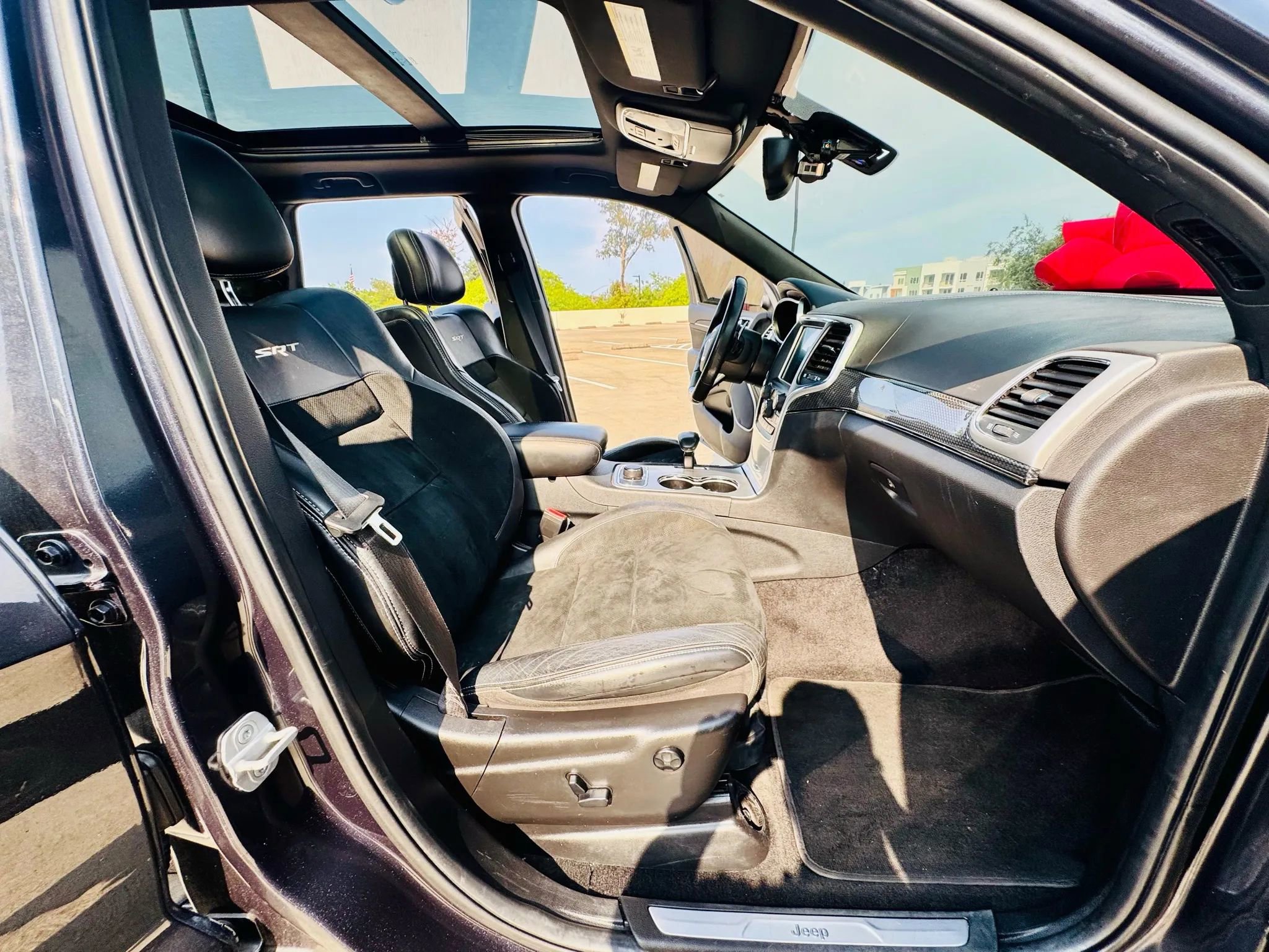 Used 2014 Jeep Grand Cherokee SRT image 26