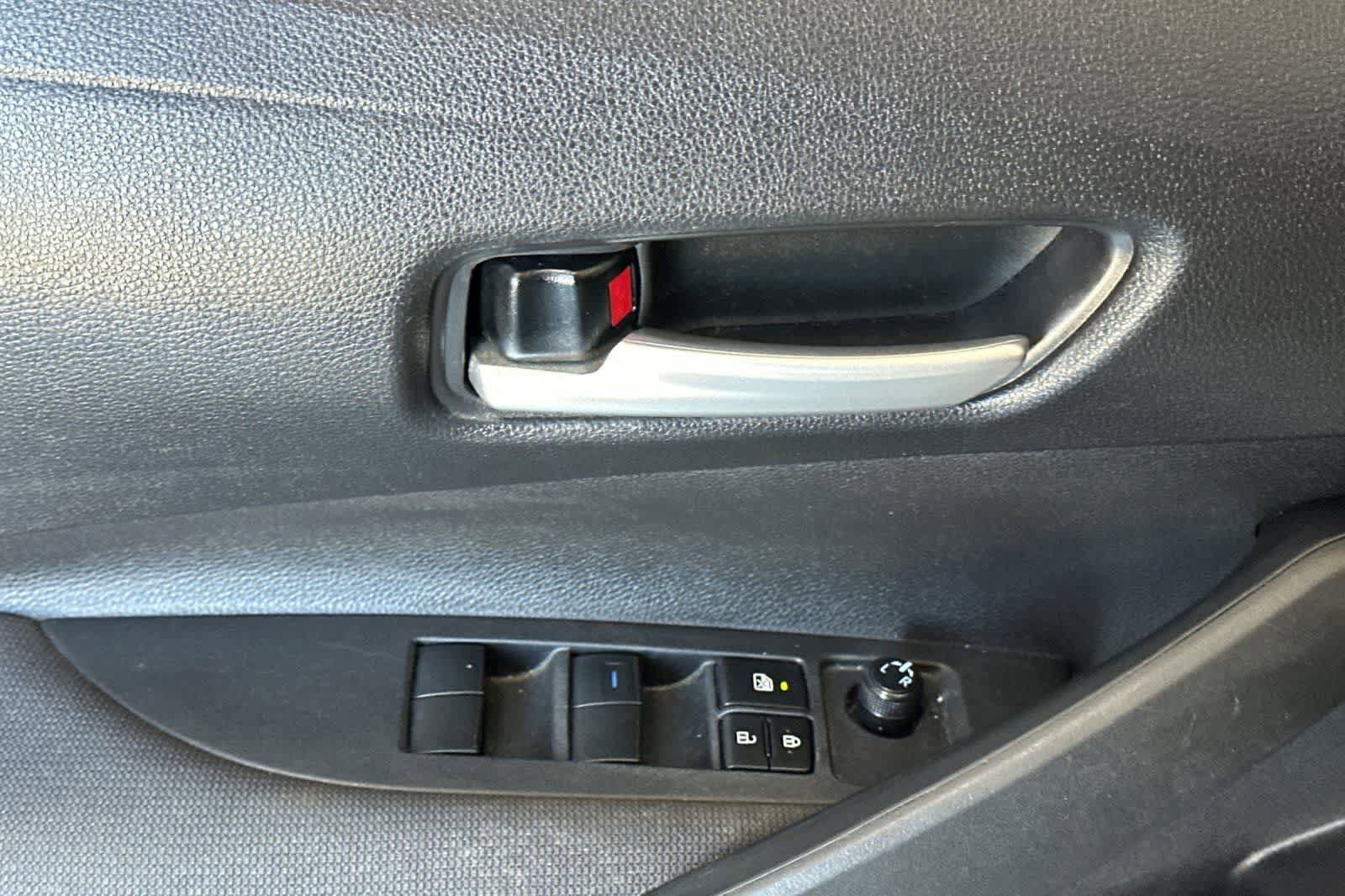 Used 2020 Toyota Corolla LE FWD image 15