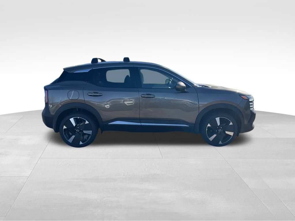 New 2025 Nissan Kicks SR w/ Illumination Package AWD/4WD image 5