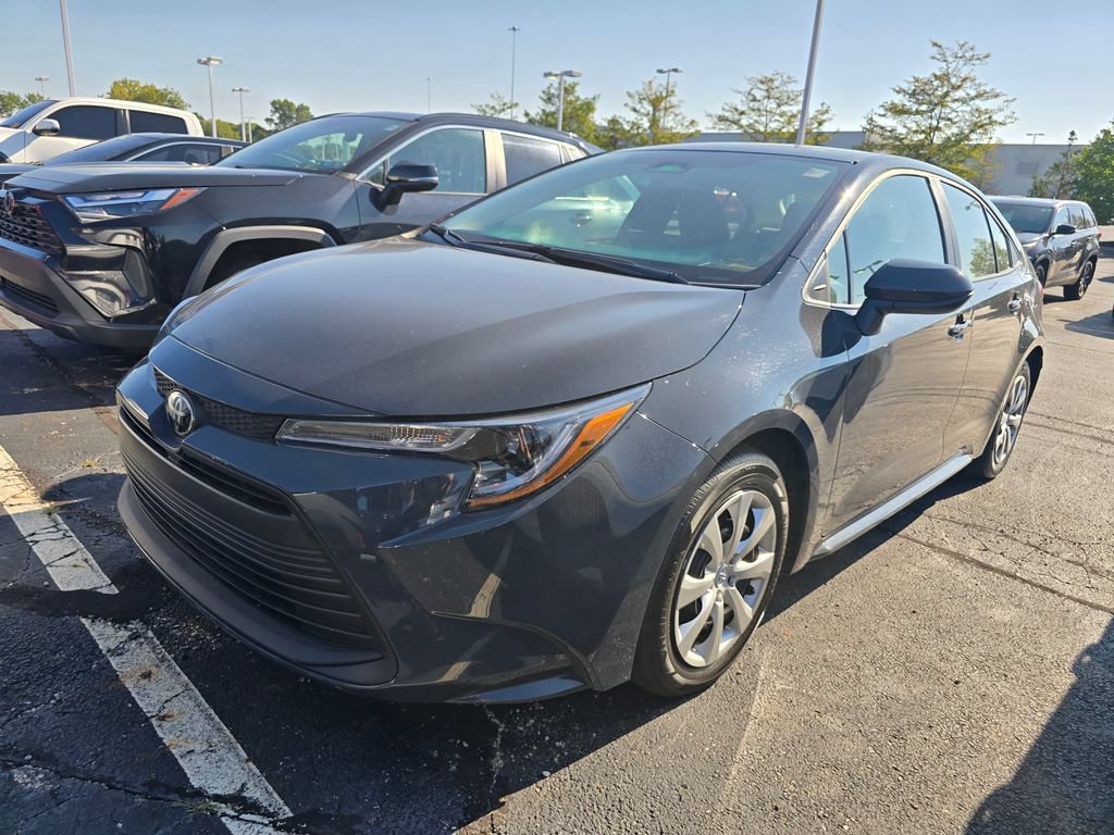 Used 2025 Toyota Corolla LE w/ Convenience Package FWD image 5