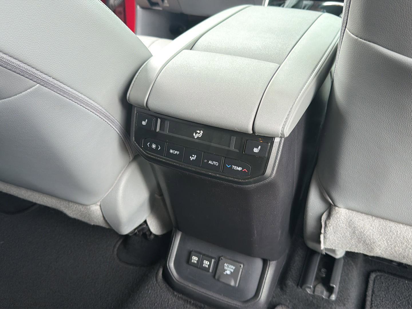 Used 2020 Toyota Highlander Platinum AWD/4WD image 19