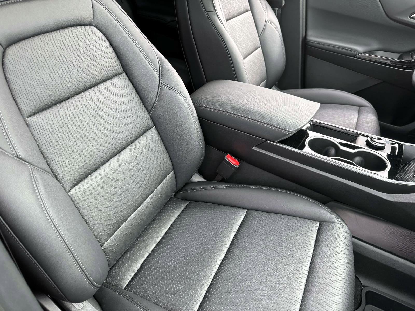 New 2026 Chevrolet Equinox LT w/ Convenience Package II image 9