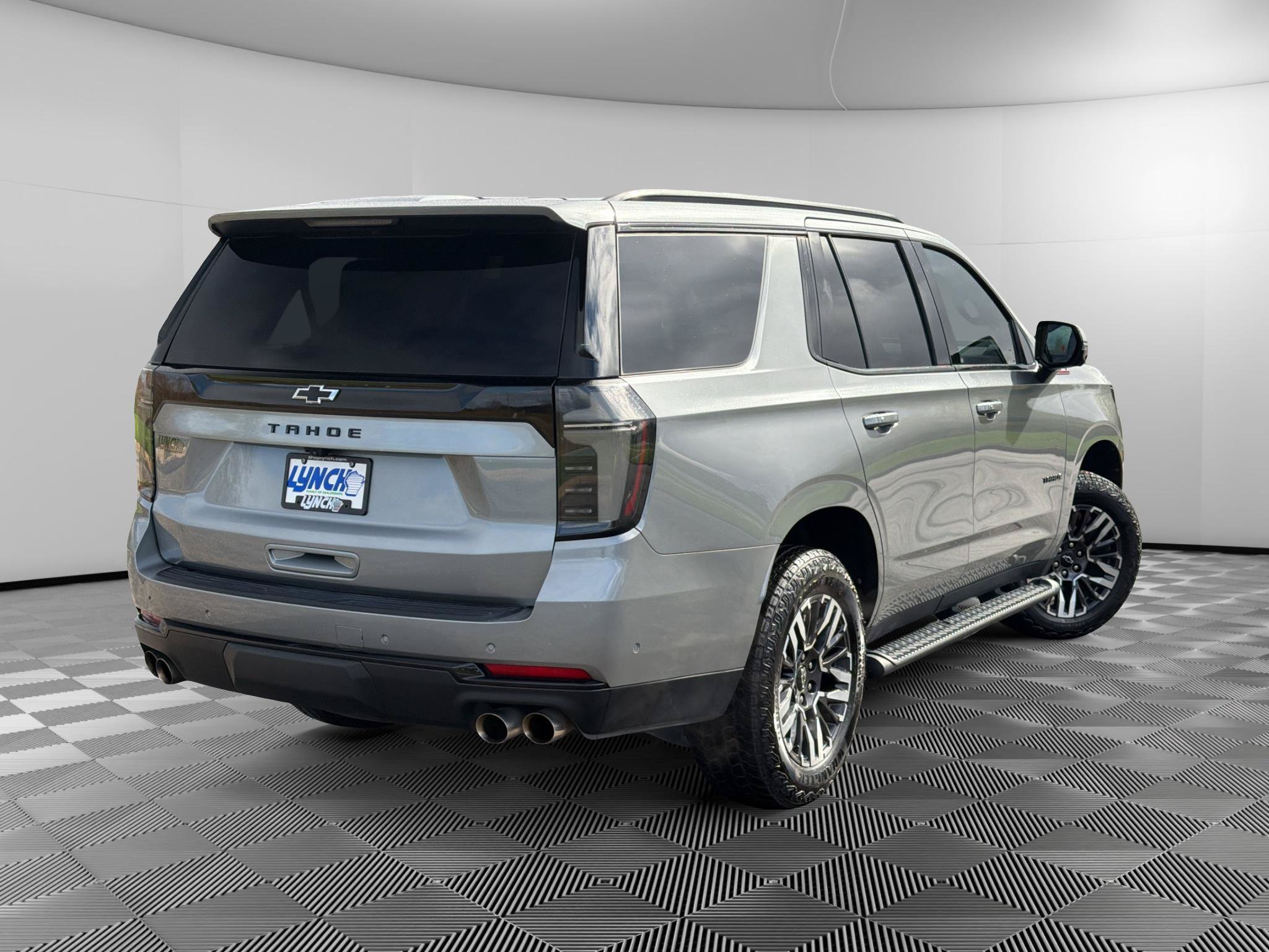 Used 2025 Chevrolet Tahoe Z71 w/ Comfort Package AWD/4WD image 4