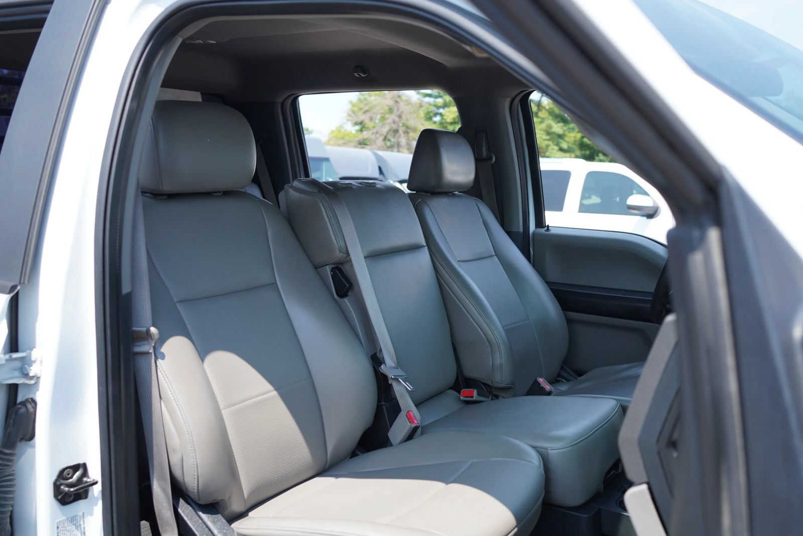 Used 2017 Ford F550 4x4 Crew Cab Super Duty image 18