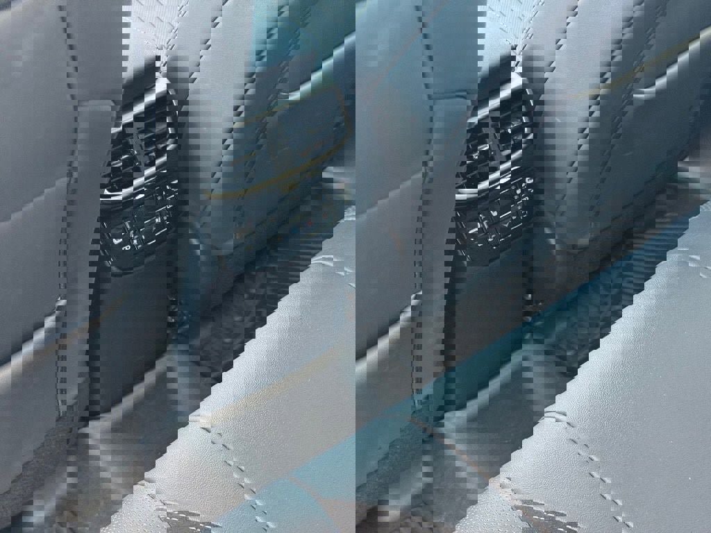 Used 2024 Lexus RX 500h F Sport w/ Convenience Package image 16