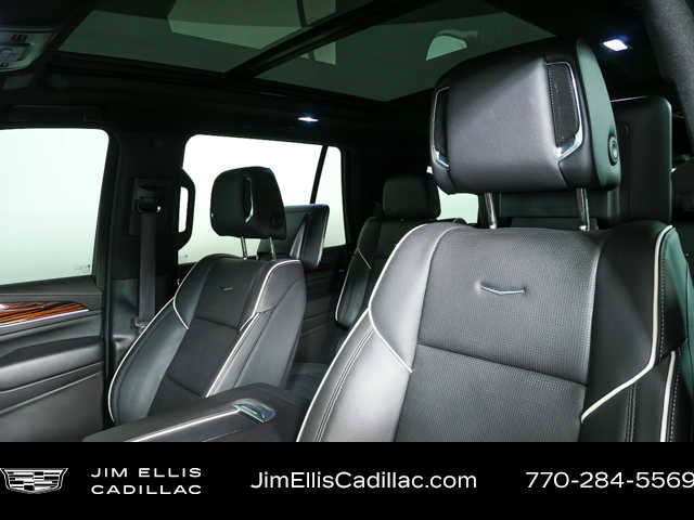 Used 2024 Cadillac Escalade Premium Luxury w/ Performance Package image 5