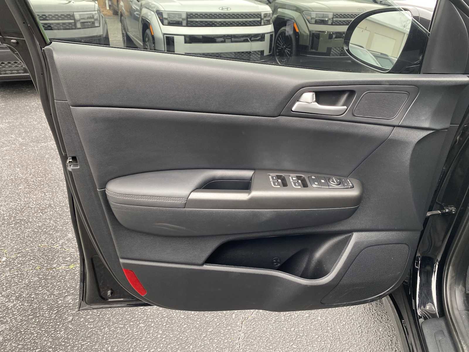 Used 2022 Kia Sportage Nightfall Edition image 28