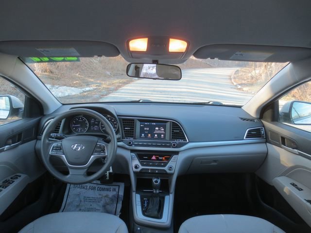 Used 2017 Hyundai Elantra SE image 8