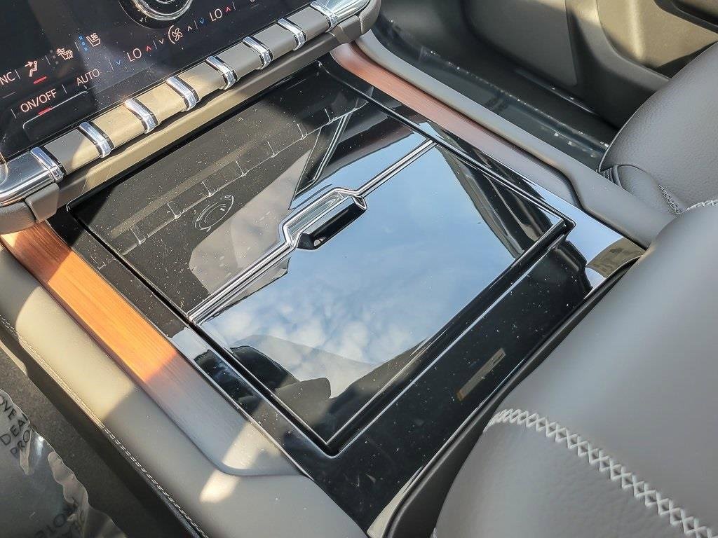 New 2026 GMC Yukon Denali w/ Sun & Power Step Package image 18