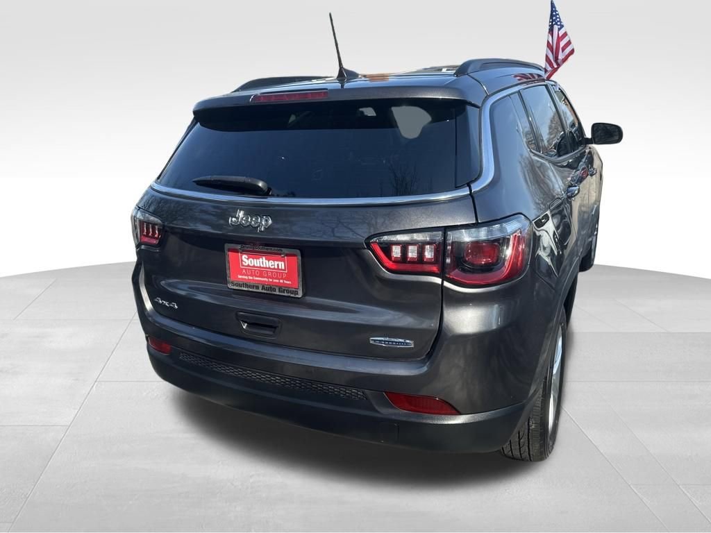 Used 2024 Jeep Compass Latitude AWD/4WD image 17