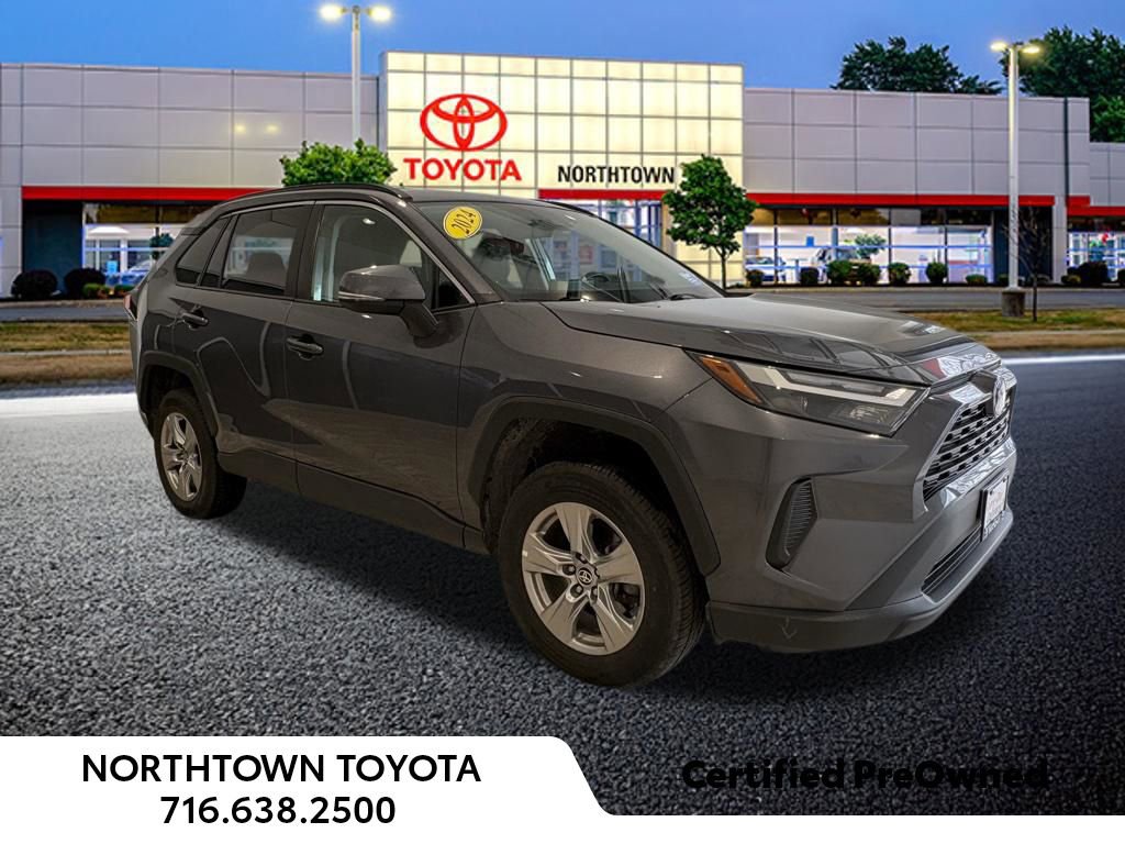 Used 2024 Toyota RAV4 XLE AWD/4WD image 32