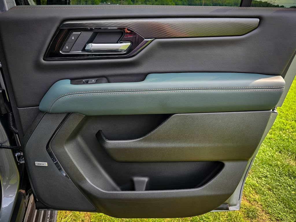New 2026 GMC Yukon XL AT4 w/ AT4 Premium Plus Package AWD/4WD image 48