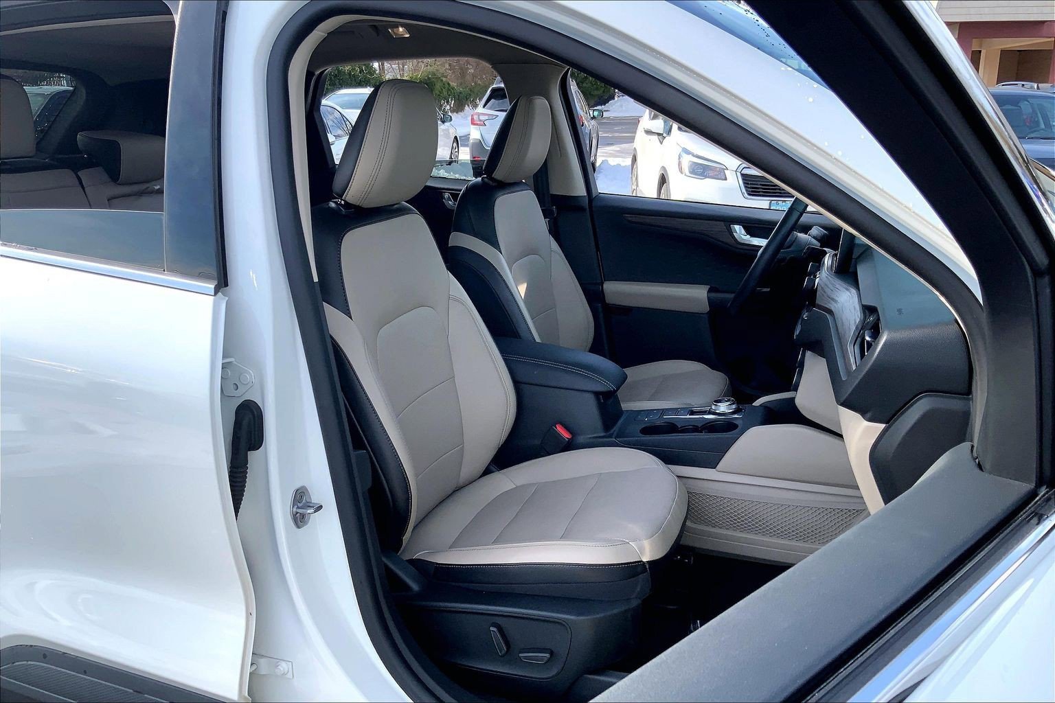 Used 2020 Ford Escape Titanium image 7