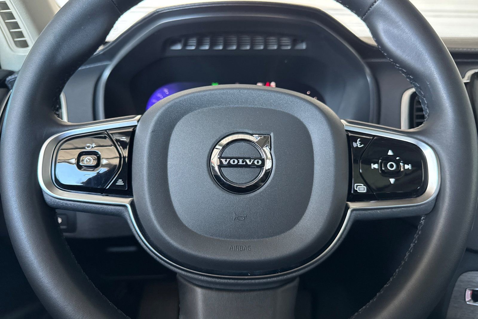 Used 2023 Volvo XC90 T8 Ultimate w/ Protection Package Premier image 27