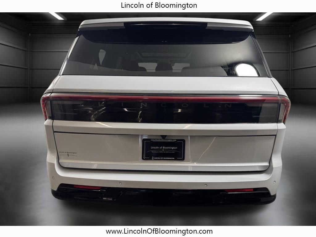 Certified 2025 Lincoln Navigator L Reserve AWD/4WD image 7