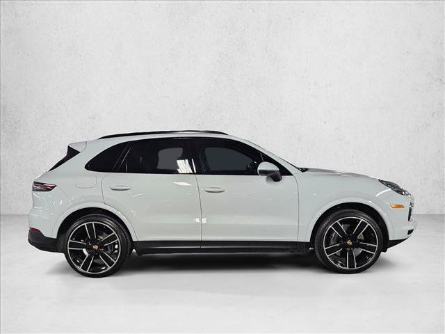 Used 2022 Porsche Cayenne Platinum Edition AWD/4WD image 4