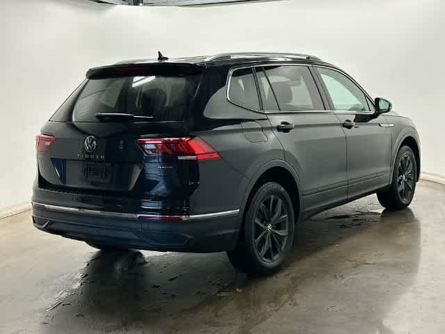 Used 2024 Volkswagen Tiguan SE AWD/4WD image 22