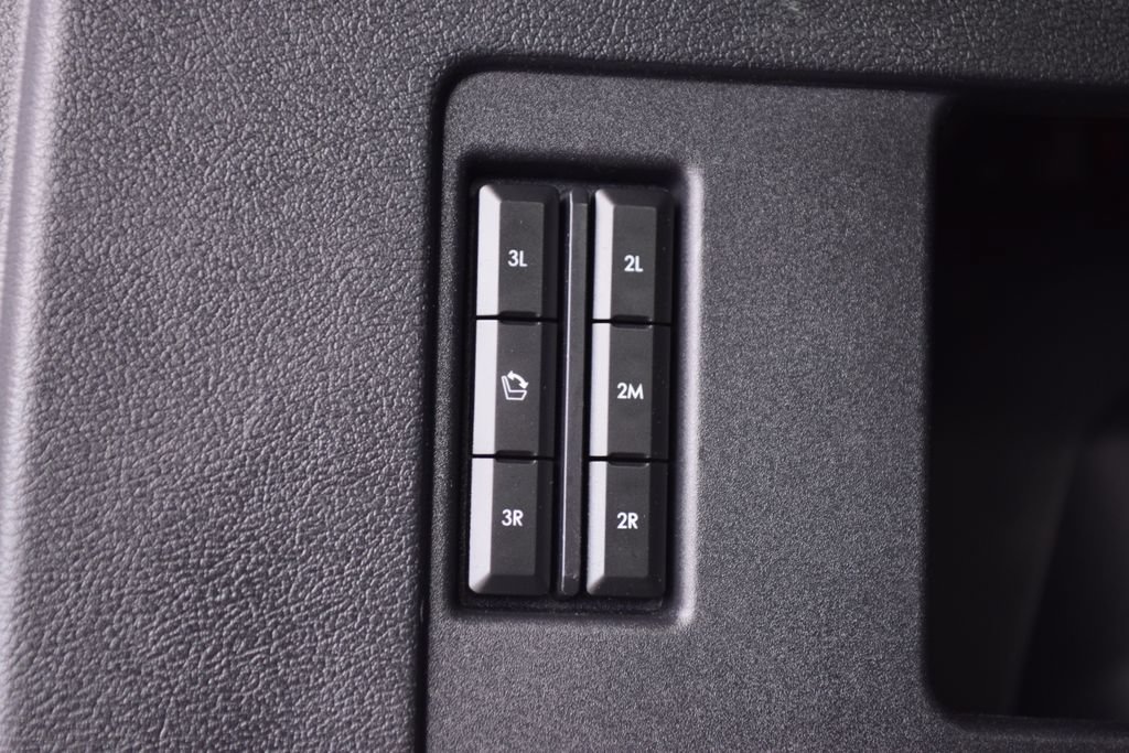 Used 2024 Lincoln Navigator L 4WD image 23